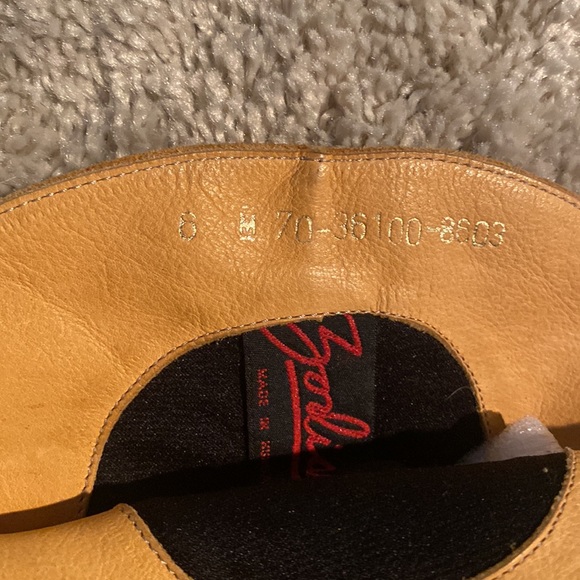 Zodiac Leather Boots w/metal tips. Wore 1 timeshare 6 too small needed 6 1/2. - Picture 9 of 12